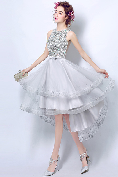 pouzdrové šaty-šaty na svatbu-šaty s krátkým rukávem-krátké šaty-krátké šaty s širokou sukní-luxusní krátké šaty